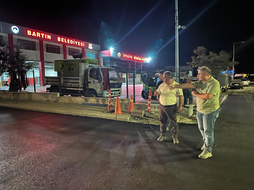 Sanayi Sitesi’nde Asfalt Mesaisi Gece Gündüz Sürüyor